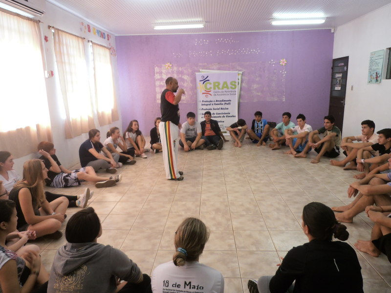 "Drogas não tem saída...então não entre" divulga campanha